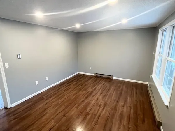 $2,300 | 1225 Pawtucket Boulevard, Unit 112, Lowell, MA 01854