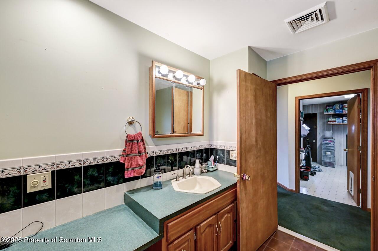 1560 Reservoir Road Moscow, PA 18444 - Photo 21 of 90 1560 Reservoir Rd 19 Large