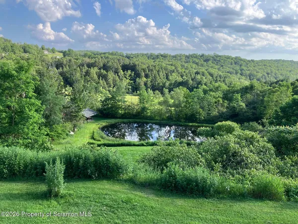 $847,999 | 1560 Reservoir Road, Moscow, PA 18444
