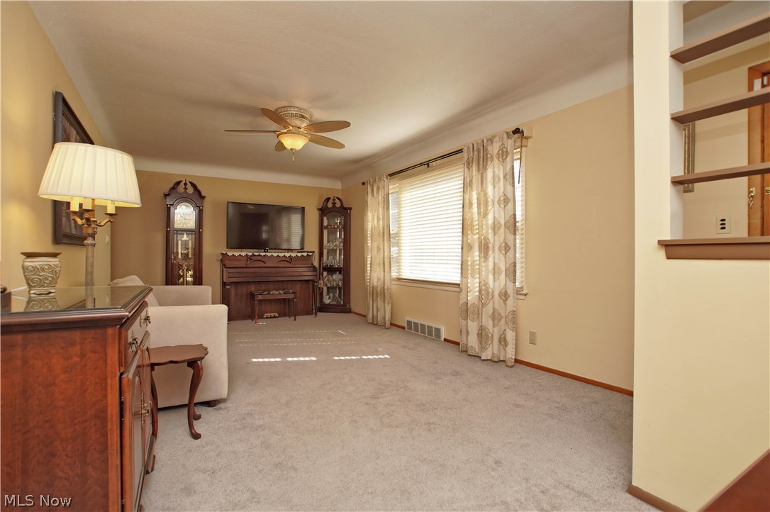 832 Pendley Road Willowick, OH 44095 - Photo 3 of 28 Gallery Image 3