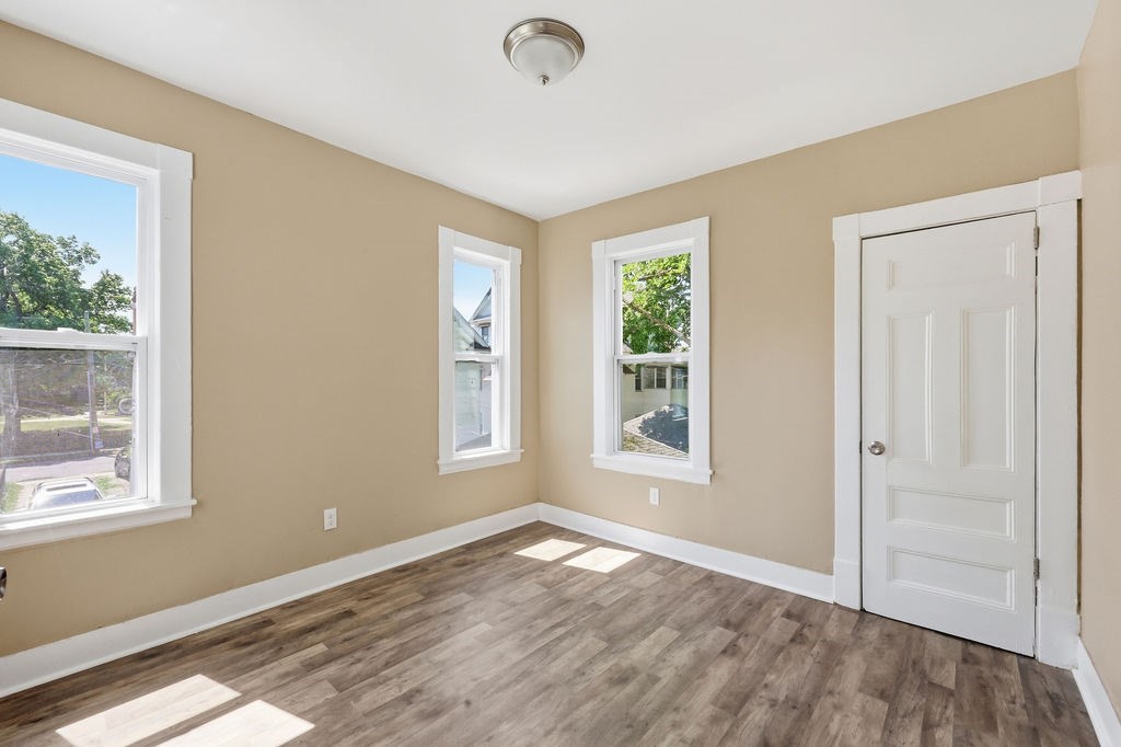 282 White Street Springfield, MA 01108 - Photo 26 of 42