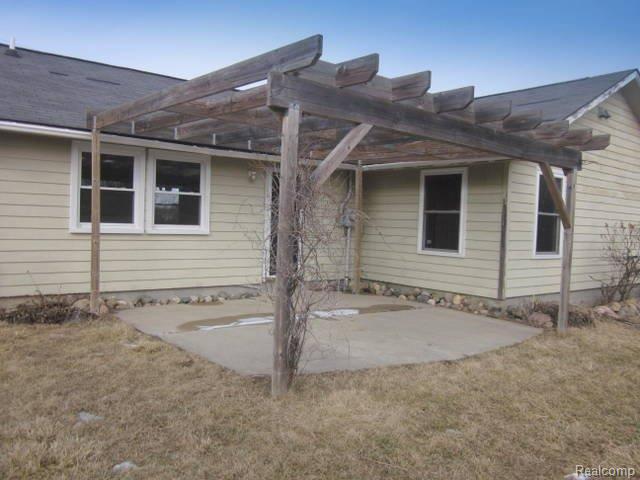 6327 Hayner Road Fowlerville, MI 48836 - Photo 15 of 19 15 Pergola.JPG