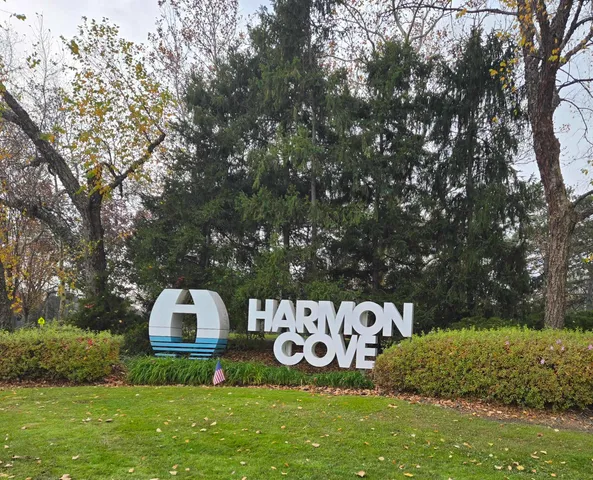 $649,000 | 570 Sanderling Court, Secaucus, NJ 07094