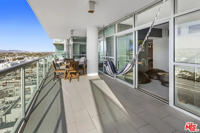 $3,649,000 | 13700 Marina Pointe Drive, Unit 1620, Marina del Rey, CA 90292