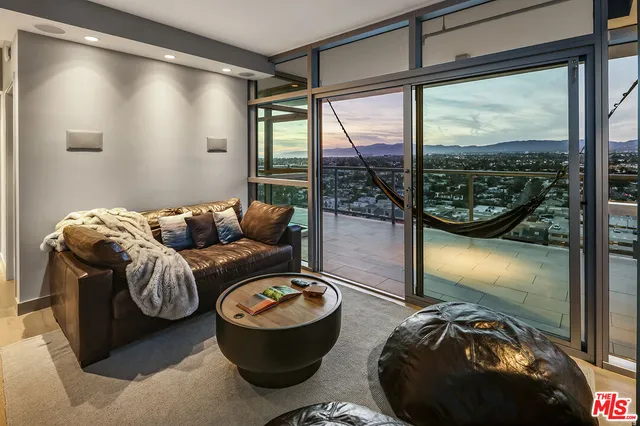 $3,649,000 | 13700 Marina Pointe Drive, Unit 1620, Marina del Rey, CA 90292