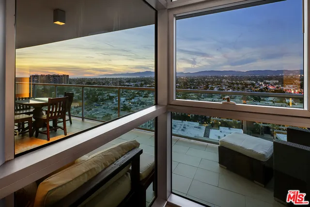 $3,649,000 | 13700 Marina Pointe Drive, Unit 1620, Marina del Rey, CA 90292