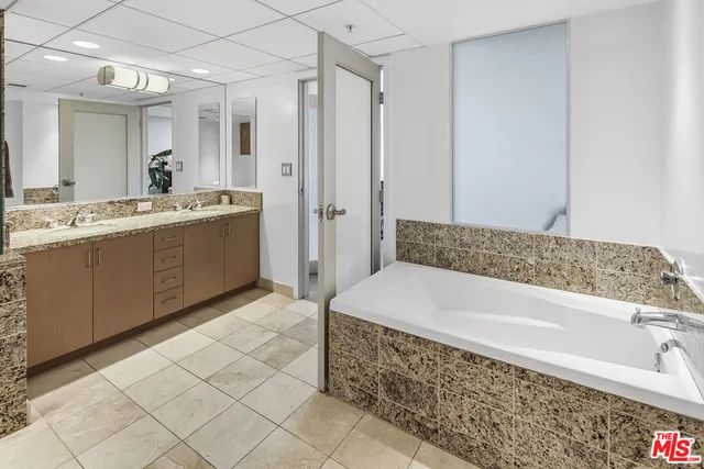 $3,649,000 | 13700 Marina Pointe Drive, Unit 1620, Marina del Rey, CA 90292