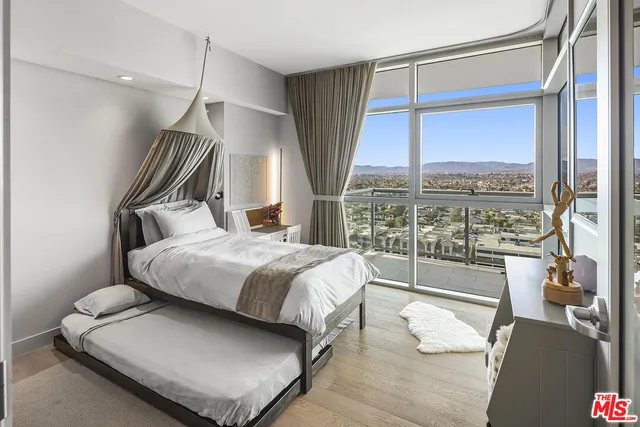 $3,649,000 | 13700 Marina Pointe Drive, Unit 1620, Marina del Rey, CA 90292