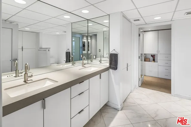 $3,649,000 | 13700 Marina Pointe Drive, Unit 1620, Marina del Rey, CA 90292