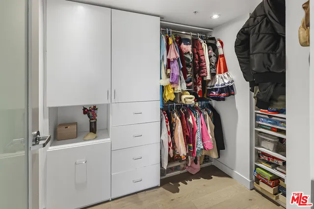 $3,649,000 | 13700 Marina Pointe Drive, Unit 1620, Marina del Rey, CA 90292