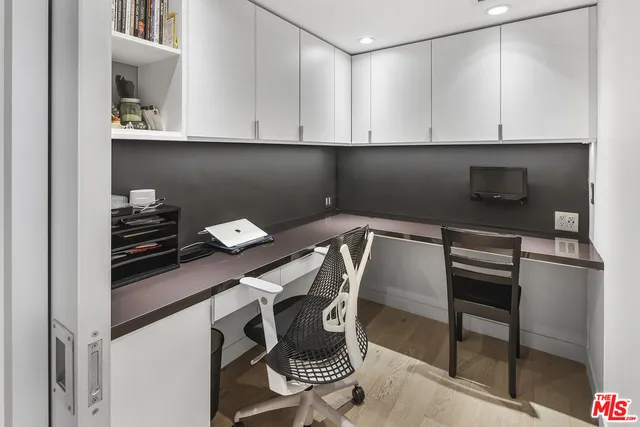 $3,649,000 | 13700 Marina Pointe Drive, Unit 1620, Marina del Rey, CA 90292