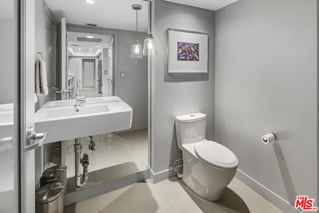 $3,649,000 | 13700 Marina Pointe Drive, Unit 1620, Marina del Rey, CA 90292