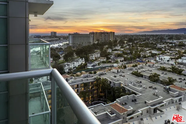 $3,649,000 | 13700 Marina Pointe Drive, Unit 1620, Marina del Rey, CA 90292