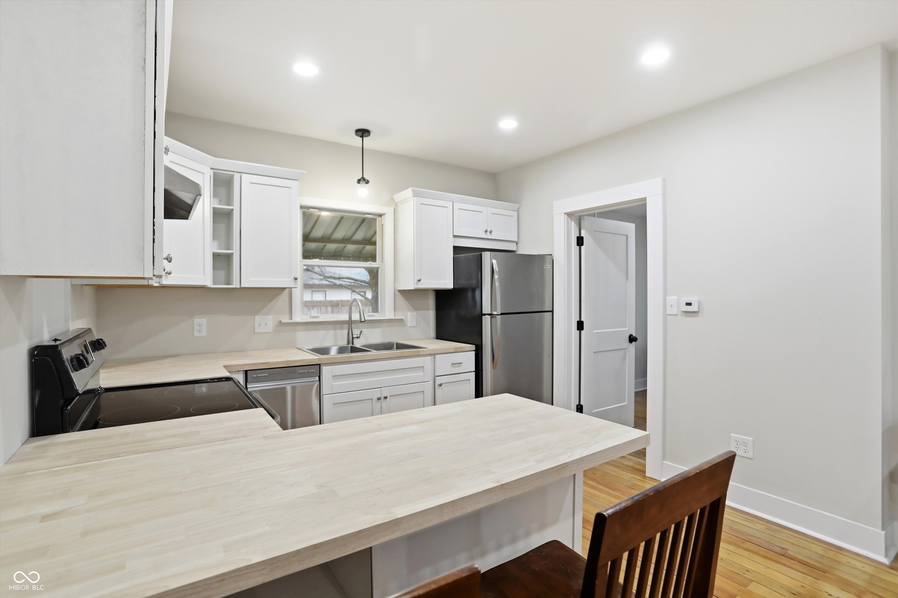 1121 Alton Street Beech Grove, IN 46107 - Photo 14 of 40