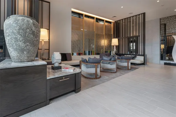 $3,626 | 221 Southwest 12th Street, Unit PH7, Miami, FL 33130