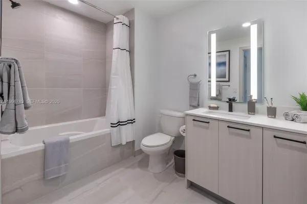 $3,626 | 221 Southwest 12th Street, Unit PH7, Miami, FL 33130