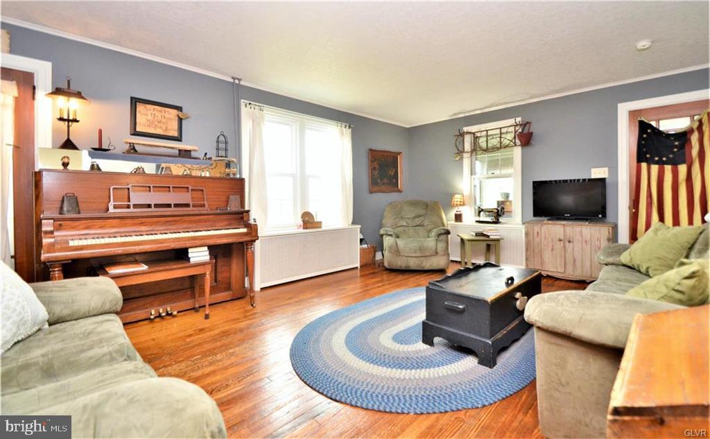 957 Kohler Road Bowers, PA 19539 - Photo 3 of 21 Gallery Image 3