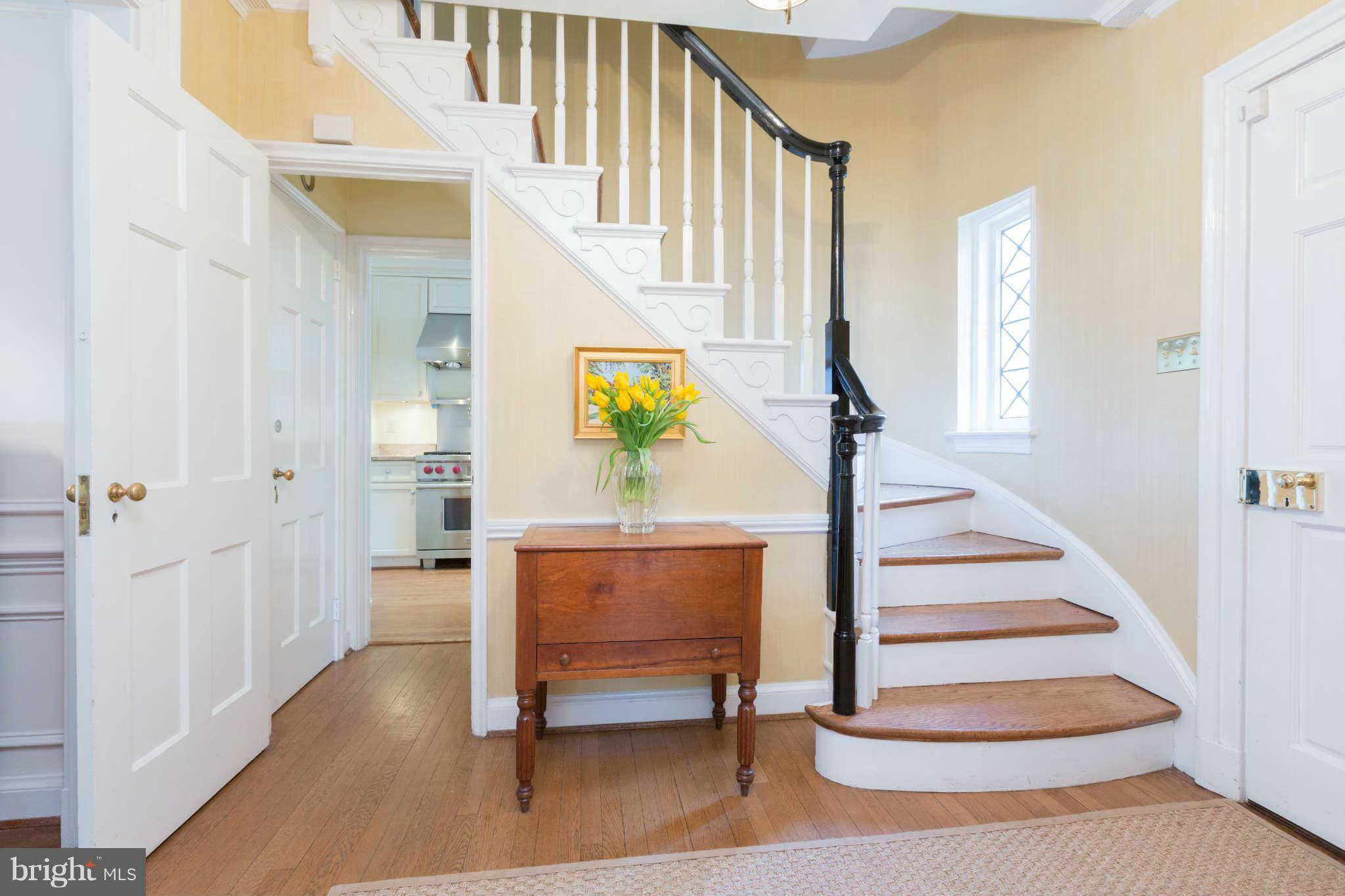 4632 Reservoir Road Northwest Washington, DC 20007 - Photo 2 of 25 Interior (General)