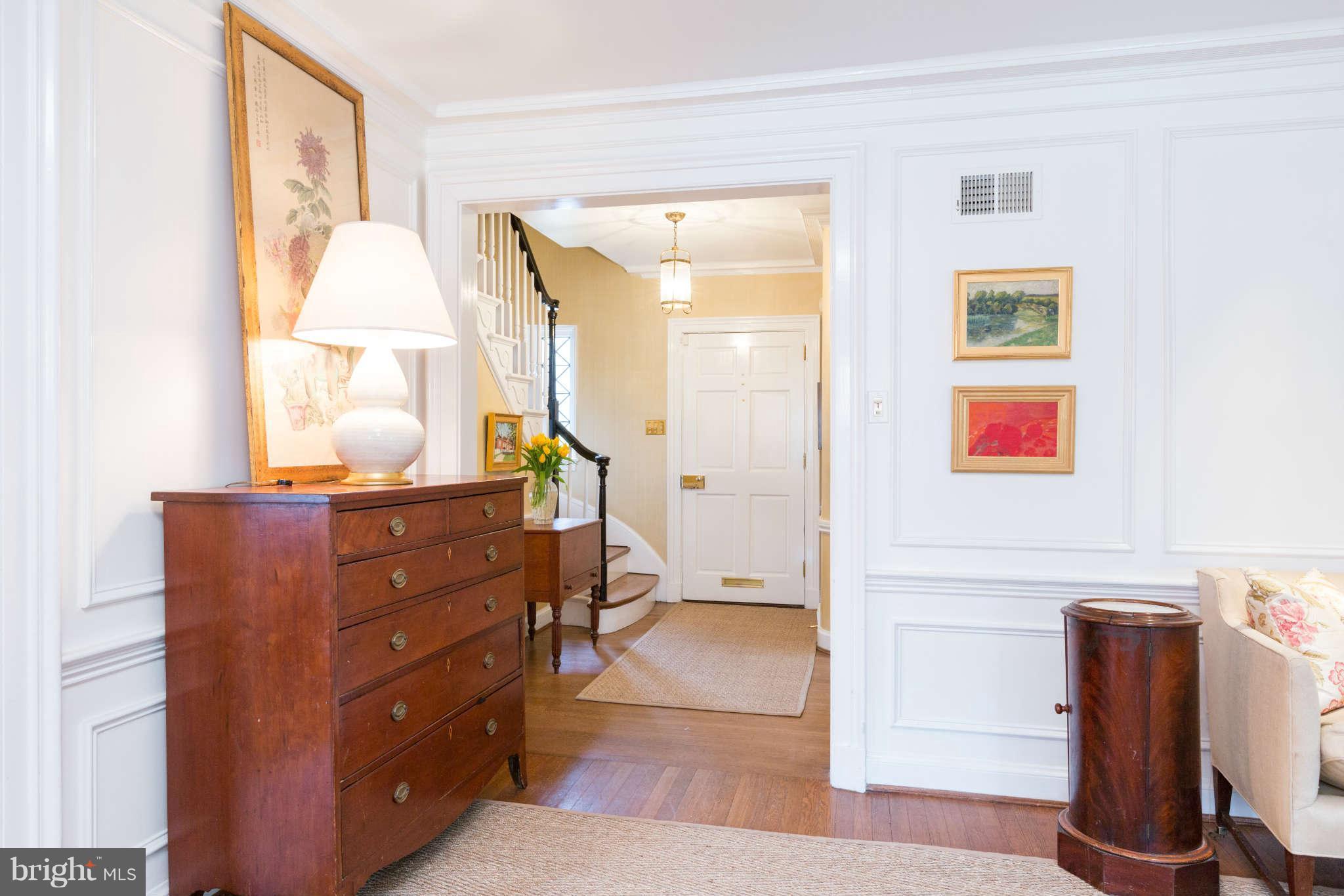 4632 Reservoir Road Northwest Washington, DC 20007 - Photo 3 of 25 Interior (General)