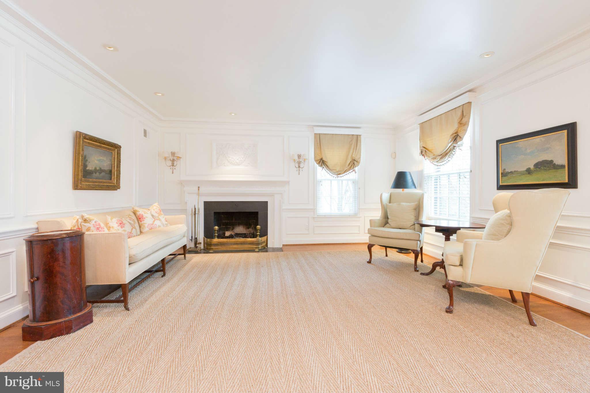 4632 Reservoir Road Northwest Washington, DC 20007 - Photo 5 of 25 Living Room