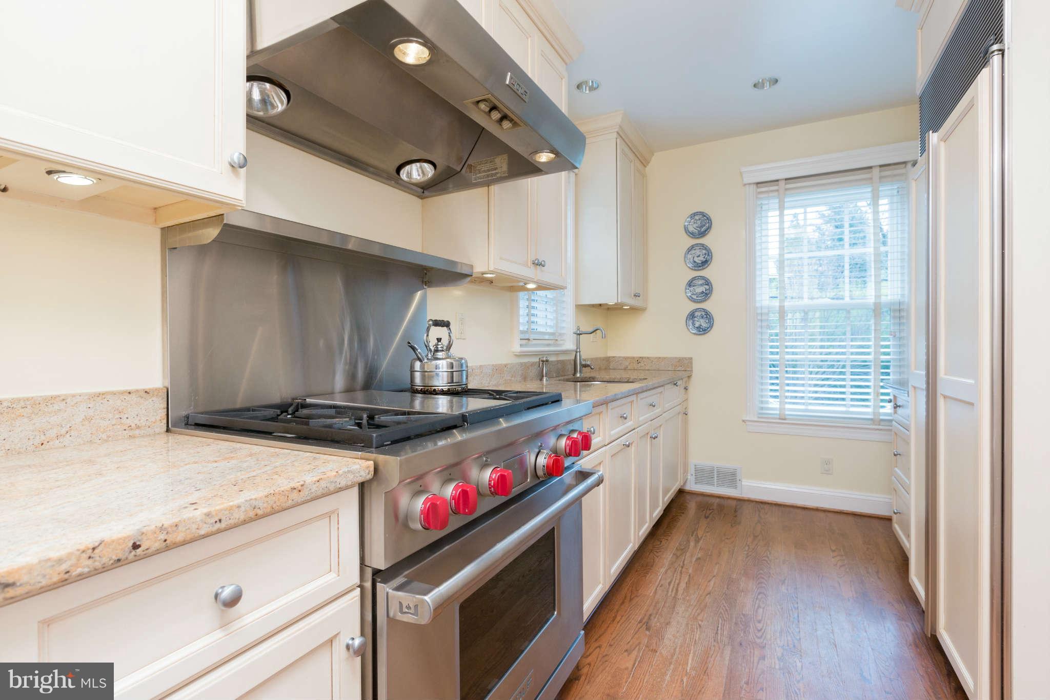 4632 Reservoir Road Northwest Washington, DC 20007 - Photo 9 of 25 Kitchen