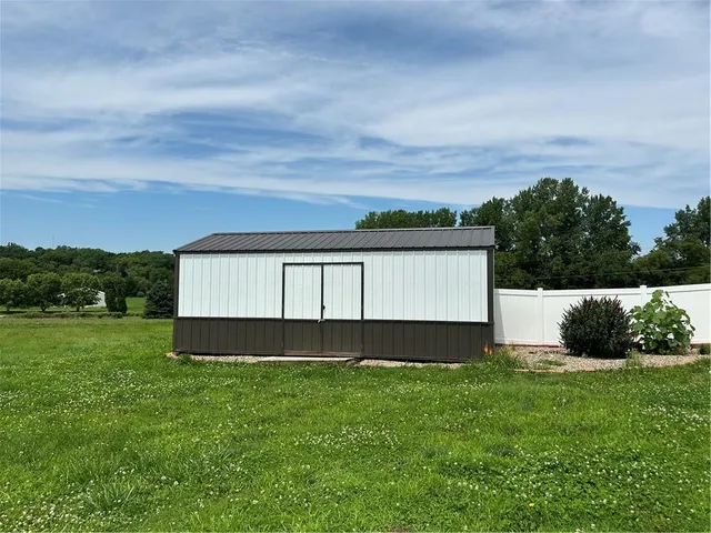 $369,999 | 27728 245th Street, Maryville, MO 64468