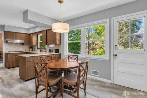 $939,000 | 147 Highland Avenue, Metuchen, NJ 08840