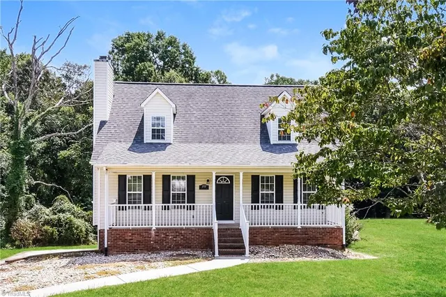 $1,905 | 397 Twin Valley Drive, Clemmons, NC 27012