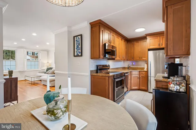 $535,000 | 3395 South Stafford Street, Unit A2, Arlington, VA 22206