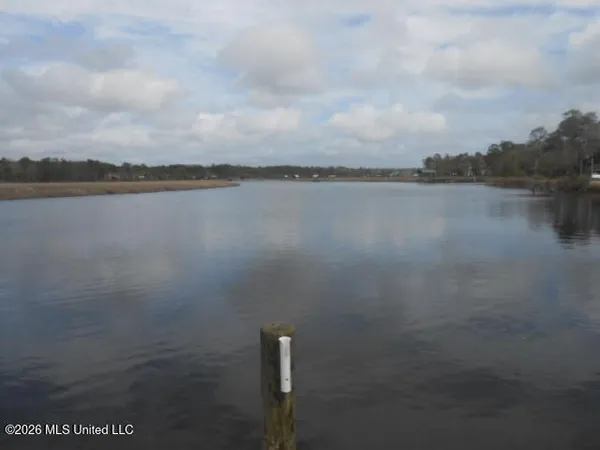 $129,500 | 3230 Cumberland Road, Unit 55, Ocean Springs, MS 39564