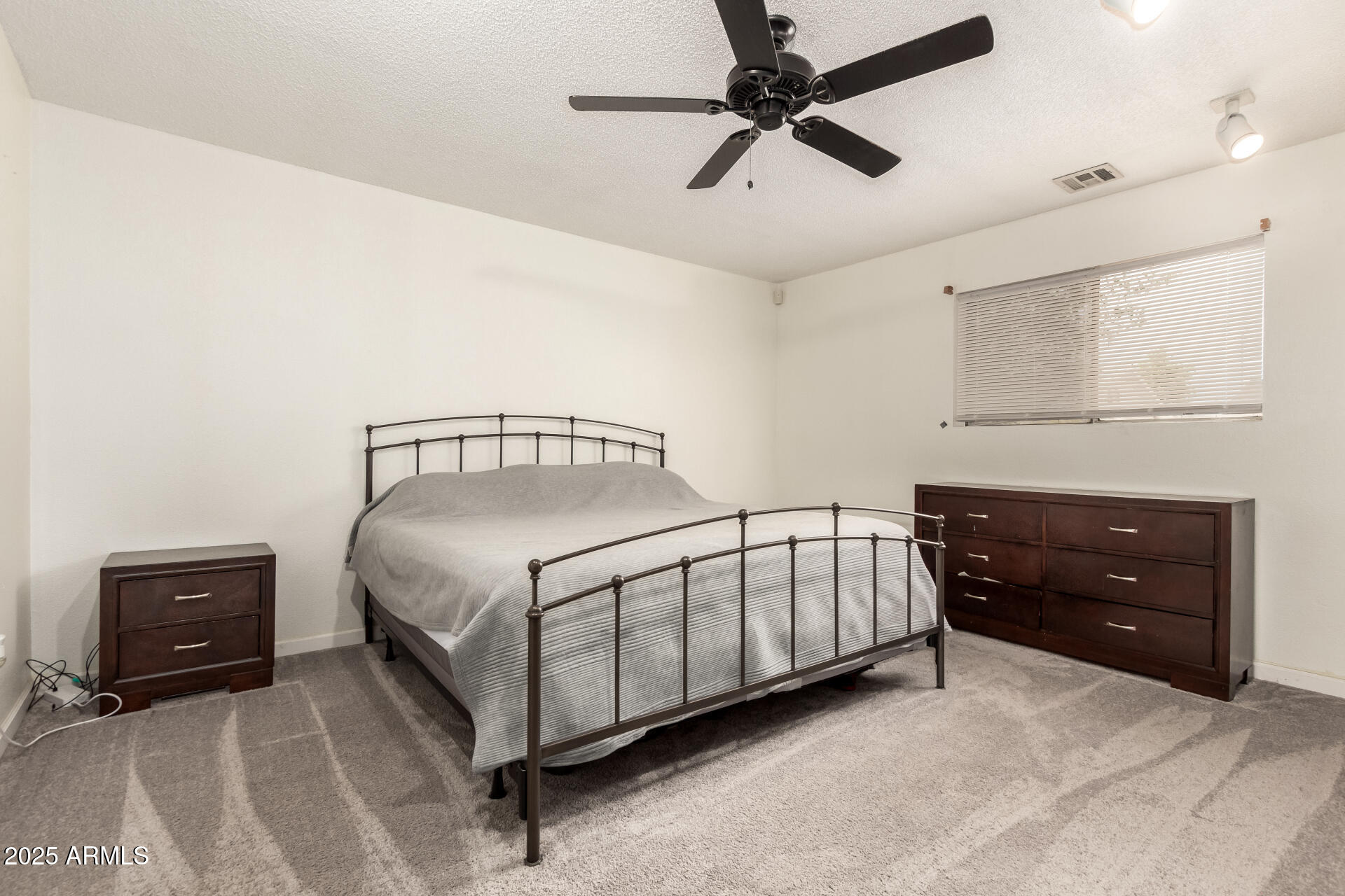 6426 West Lamar Road Glendale, AZ 85301 - Photo 5 of 26 Primary bedroom