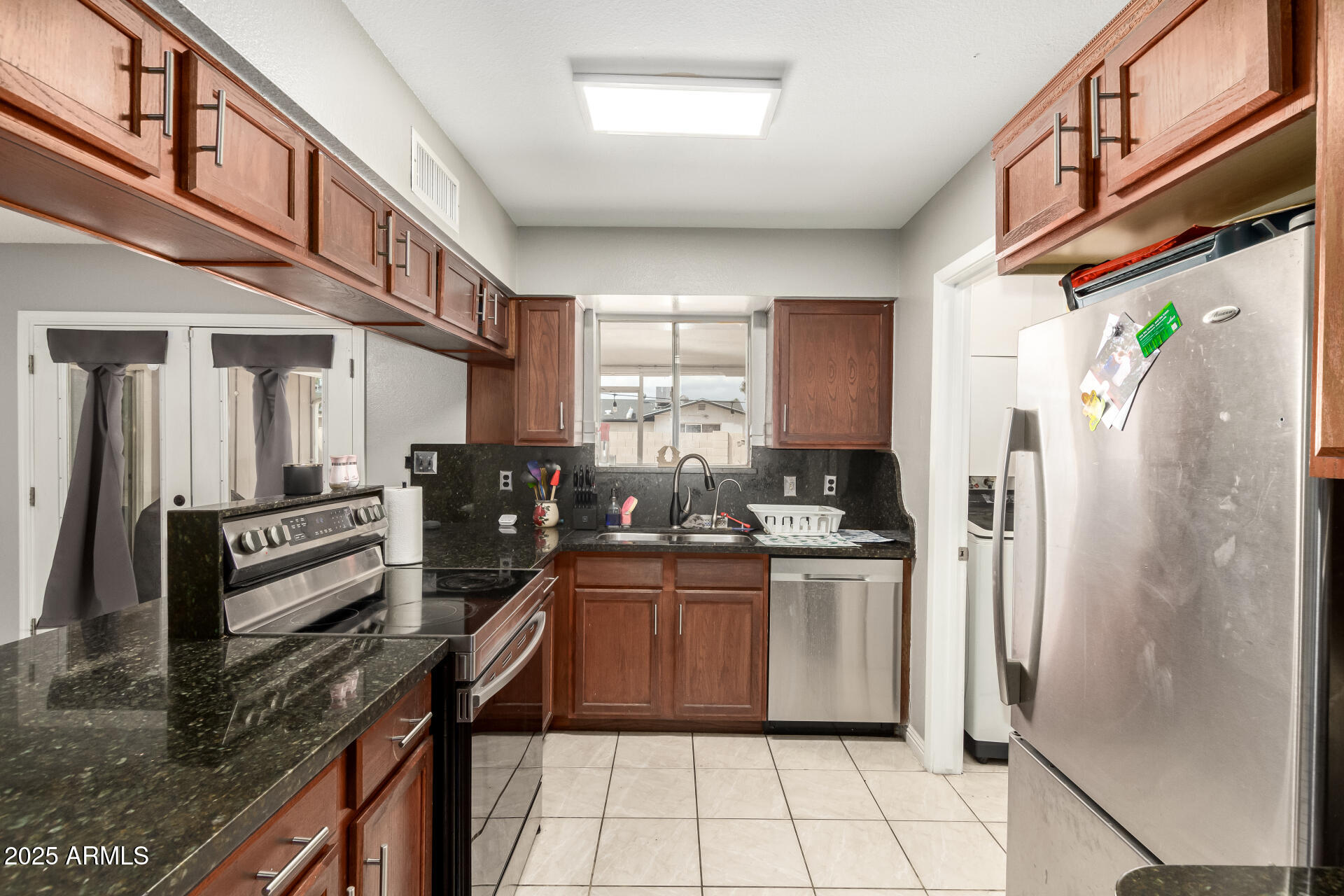 6426 West Lamar Road Glendale, AZ 85301 - Photo 9 of 26 Kitchen 2