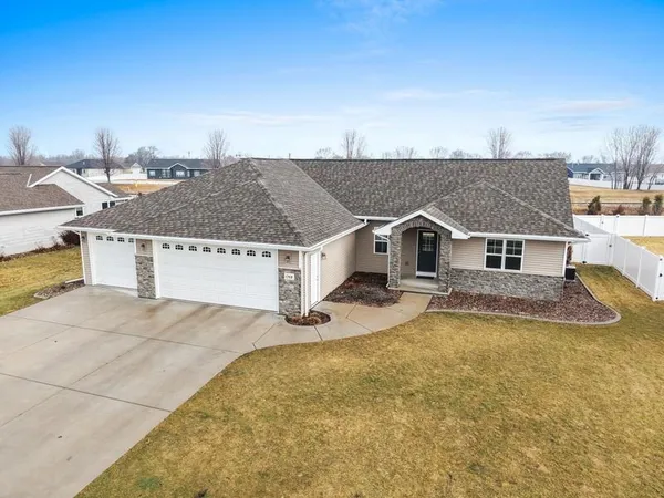 $514,900 | 1748 Bridge Port Circle, De Pere, WI 54115