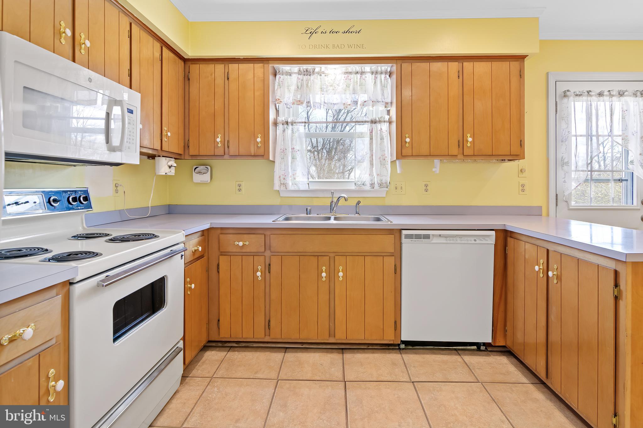 15705 Hanover Pike Upperco, MD 21155 - Photo 10 of 39 Plenty of sunlight