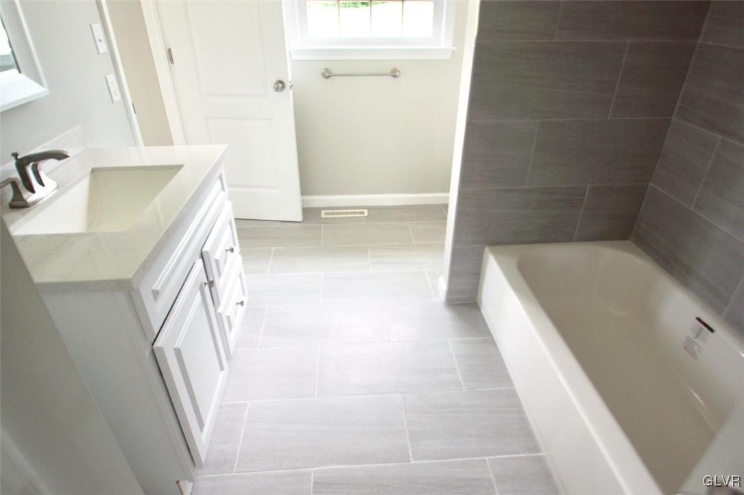 14 Country Road Northampton, PA 18067 - Photo 10 of 14 Gallery Image 10