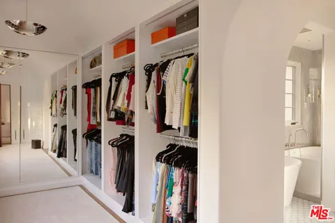 $8,995,000 | Undisclosed Address, Los Angeles, CA 90004