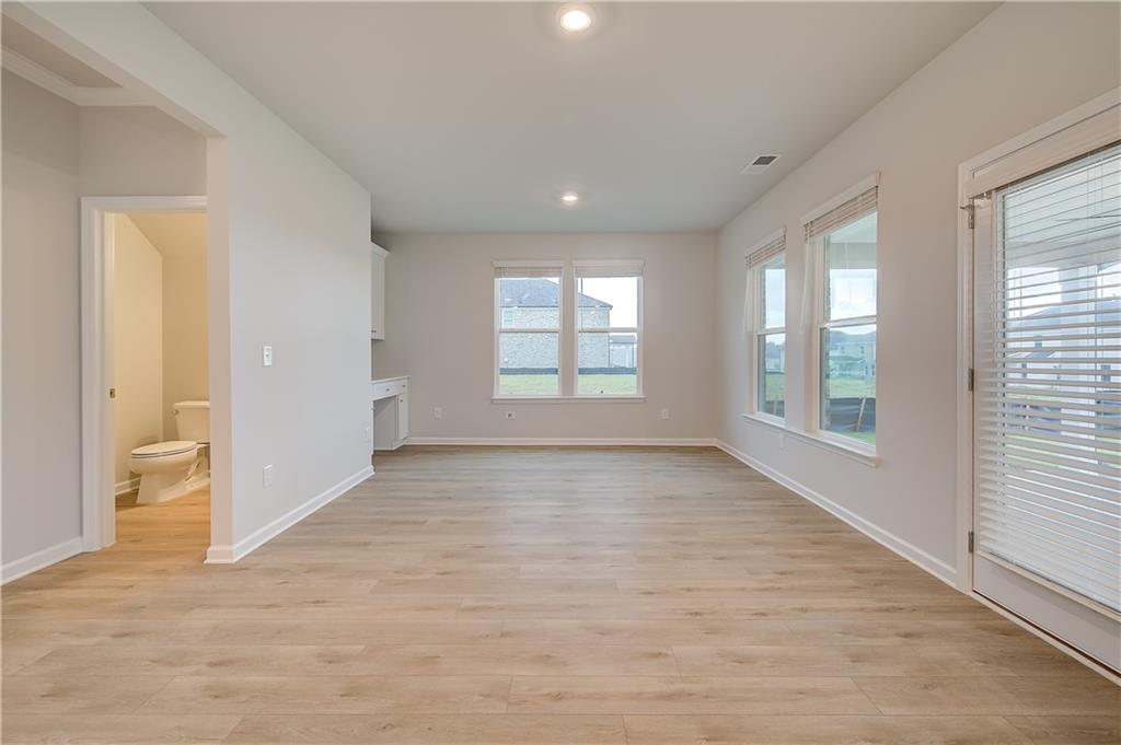 608 Button Grove Hampton, GA 30228 - Photo 7 of 34