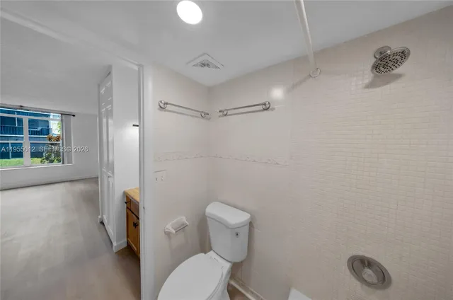 $1,590 | 3650 Inverrary Drive, Unit 1I, Lauderhill, FL 33319