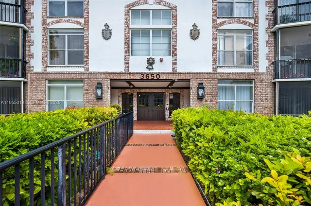 $1,590 | 3650 Inverrary Drive, Unit 1I, Lauderhill, FL 33319