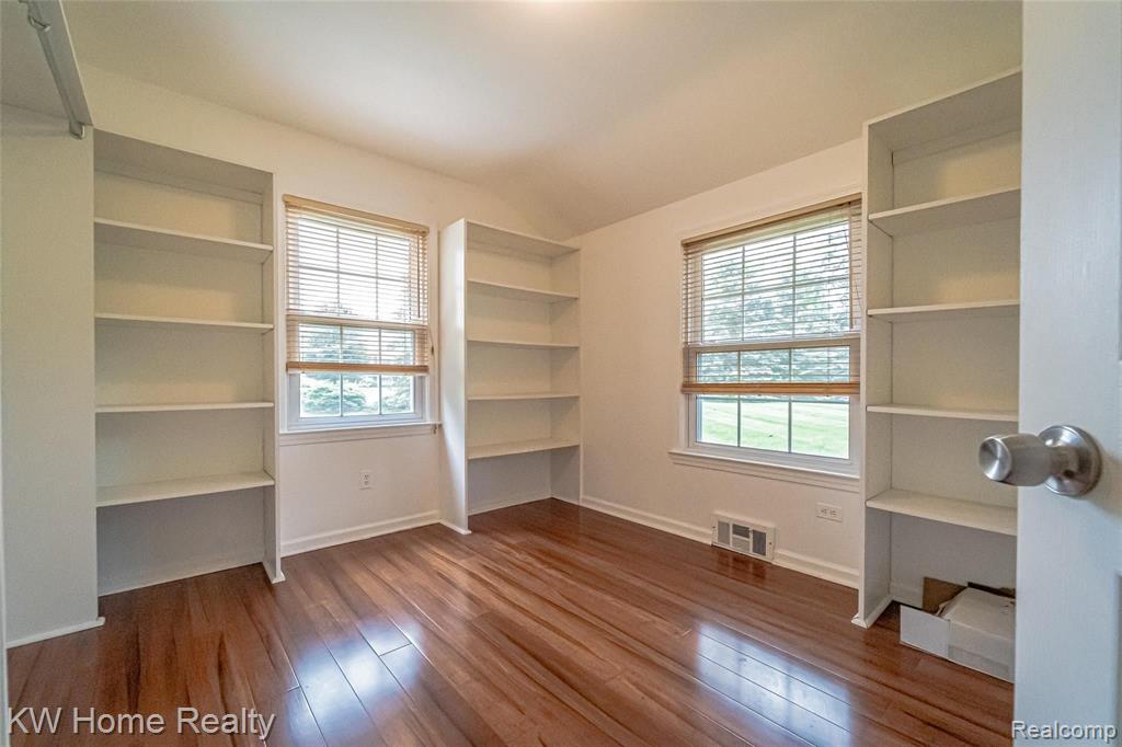 6914 Halyard Road Bloomfield Hills, MI 48301 - Photo 23 of 44