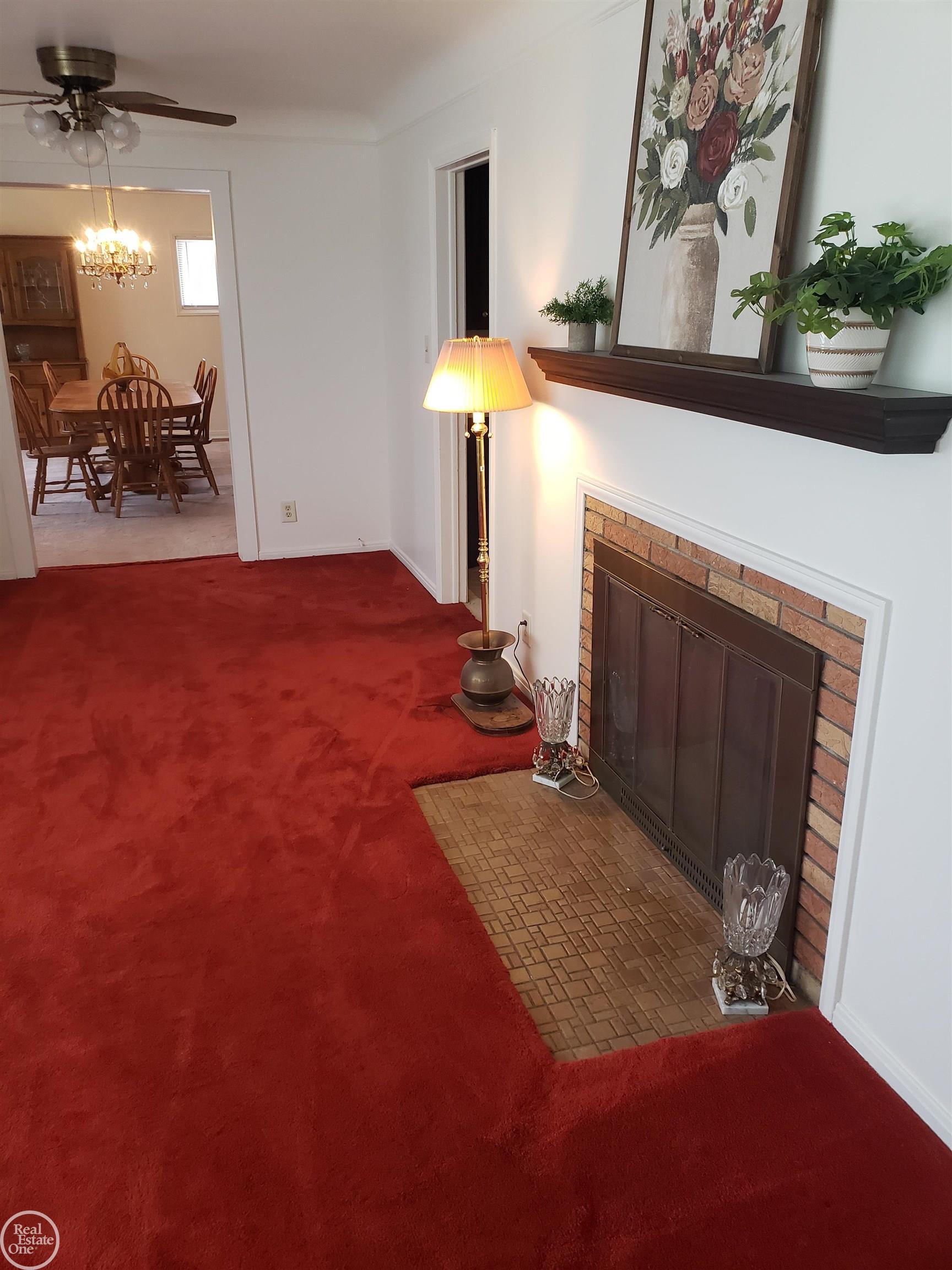 23709 Roxana Avenue Eastpointe, MI 48021 - Photo 11 of 25 Frontroom