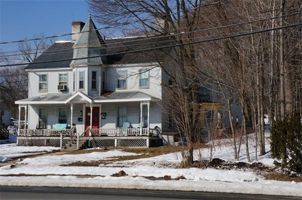 11 Topsfield Road Ipswich, MA 01938 - Photo 2 of 4