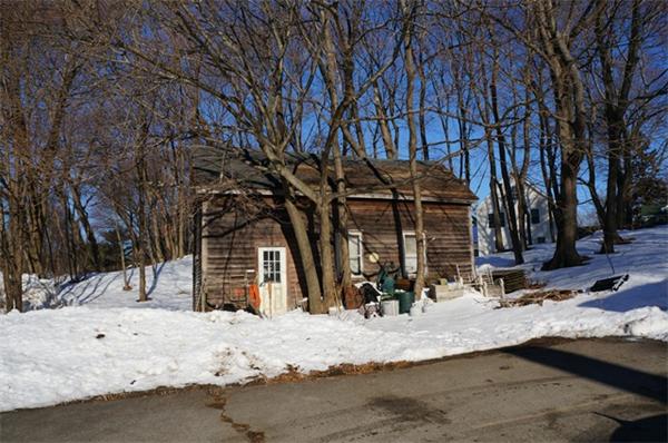 11 Topsfield Road Ipswich, MA 01938 - Photo 3 of 4