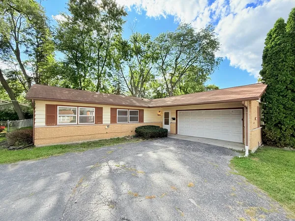 $202,000 | 2711 Larkspur Lane, Hazel Crest, IL 60429