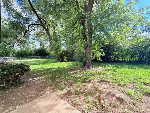 $202,000 | 2711 Larkspur Lane, Hazel Crest, IL 60429