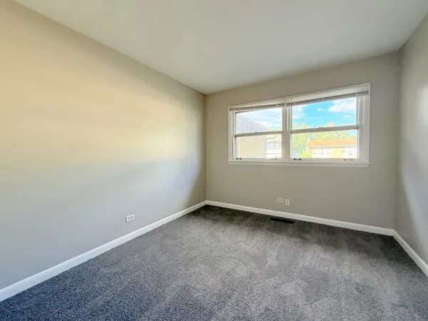 $202,000 | 2711 Larkspur Lane, Hazel Crest, IL 60429