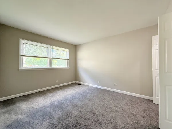 $202,000 | 2711 Larkspur Lane, Hazel Crest, IL 60429