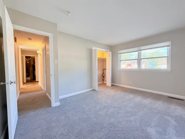 $202,000 | 2711 Larkspur Lane, Hazel Crest, IL 60429