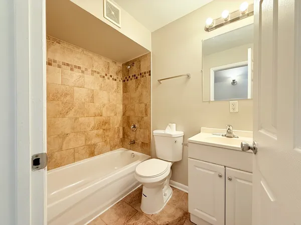 $202,000 | 2711 Larkspur Lane, Hazel Crest, IL 60429