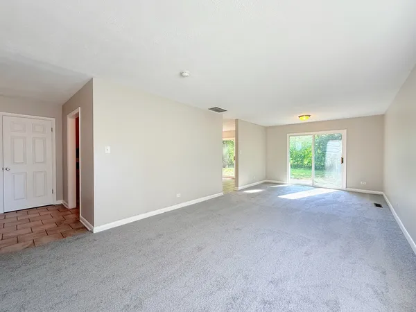 $202,000 | 2711 Larkspur Lane, Hazel Crest, IL 60429